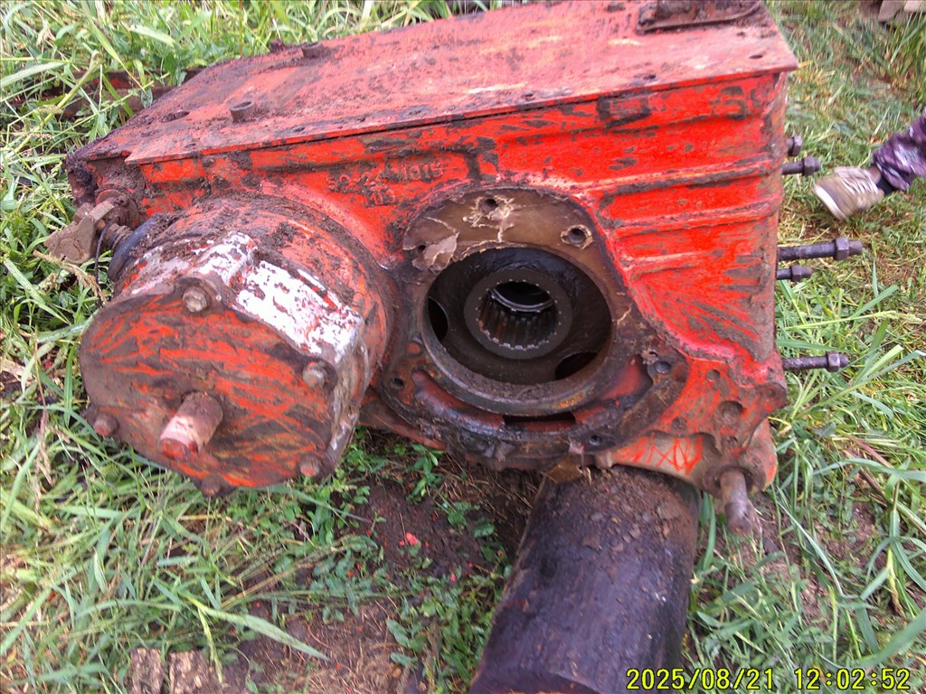 MTZ 80 TRAKTORRA HÁTSÓHÍD-KARDÁN-FÉKRENDSZER CSAK EGYBEN OLCSÓN 1. kép