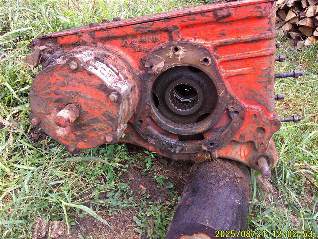 MTZ 80 TRAKTORRA HÁTSÓHÍD-KARDÁN-FÉKRENDSZER CSAK EGYBEN OLCSÓN 2. kép