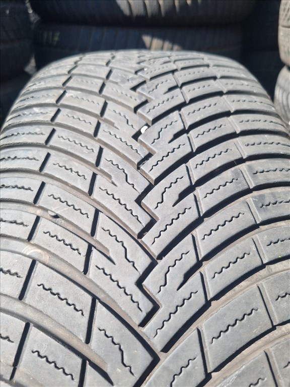  235/5020" újszerű Pirelli AllSeason Scorpion SF2 négyévszakos gumi 4db  4. kép