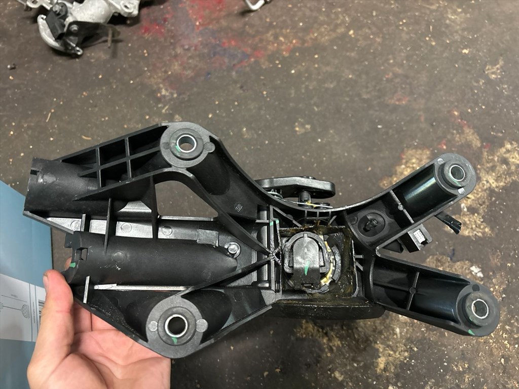 MAZDA 2 DL Váltó Kulissza 4. kép