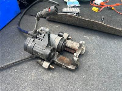 VW TOURAN 5T1 Kézifék Motor 008285
