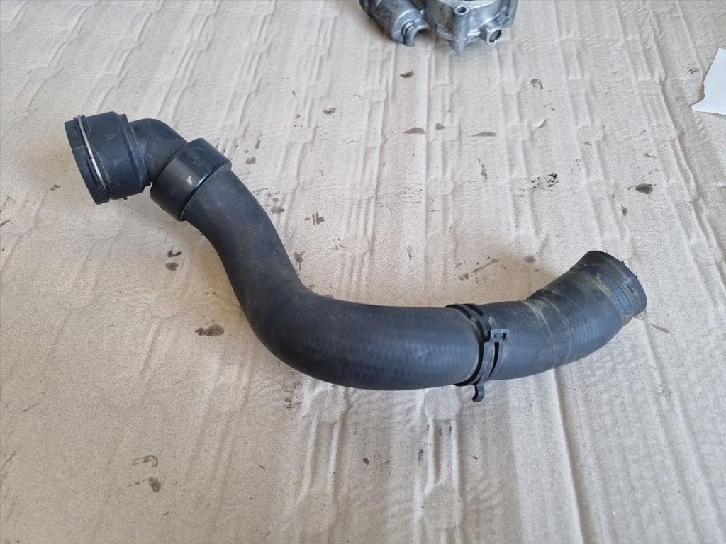 Opel Astra J 1.7 CDTI Vízcső 8403 ,  565563897-a17dts 1. kép