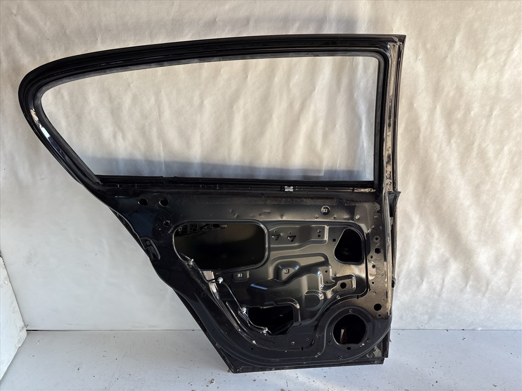 13235 Opel astra H Bal hátsó Ajtó Fekete Z20r 5 ajtós 4. kép