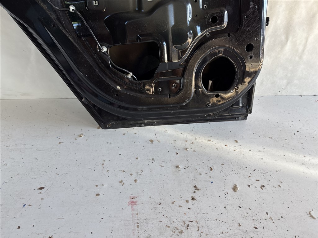 13235 Opel astra H Bal hátsó Ajtó Fekete Z20r 5 ajtós 5. kép