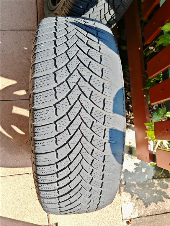  5x112 lyukosztású 17" használt RC alufelni, rajta 215/55 használt Bridgestone téli gumi gumi  5. kép
