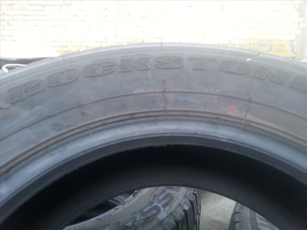  185R14C Rockstone Ice-Plus S110 újszerű téli gumi 1 db 3. kép