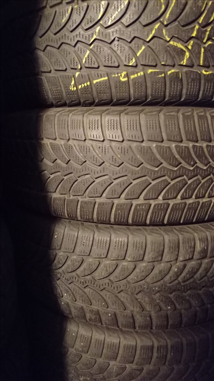  225/6017" használt Pirelli téli gumi gumi 2. kép