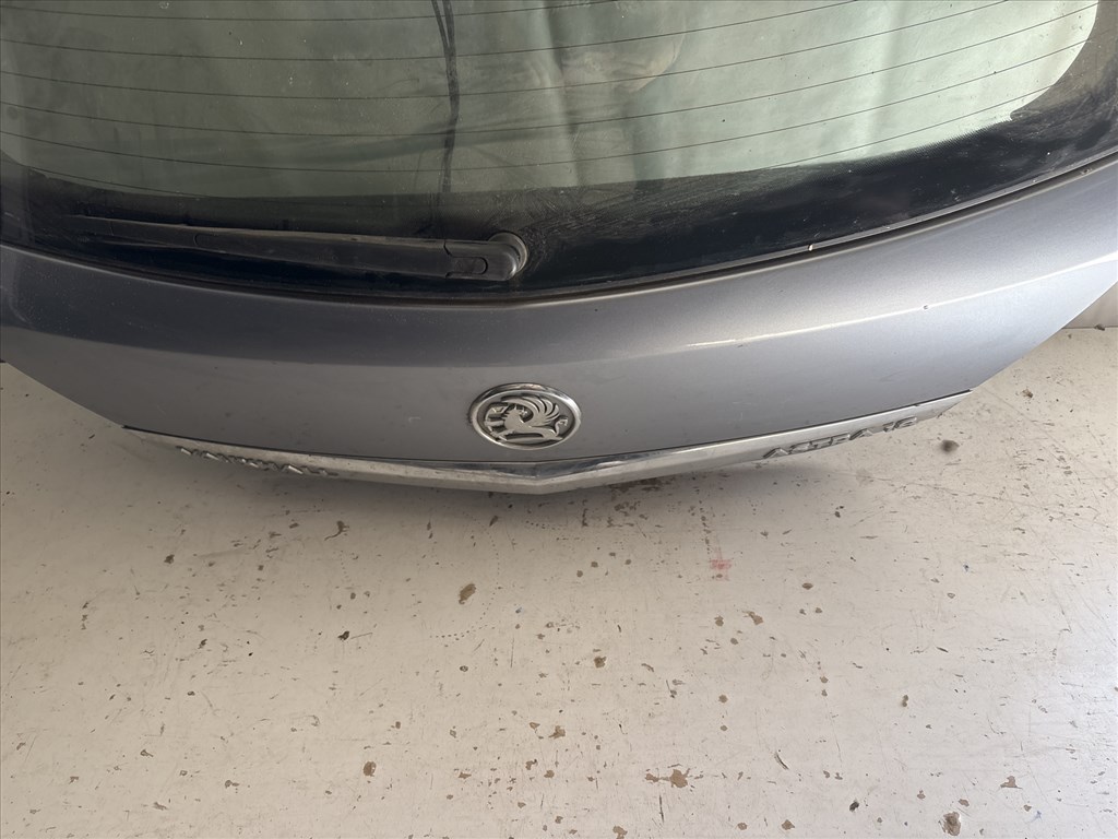 13548 Opel Astra H 2004-2010 Csomagtérajtó   Z163 Ezüst 3. kép