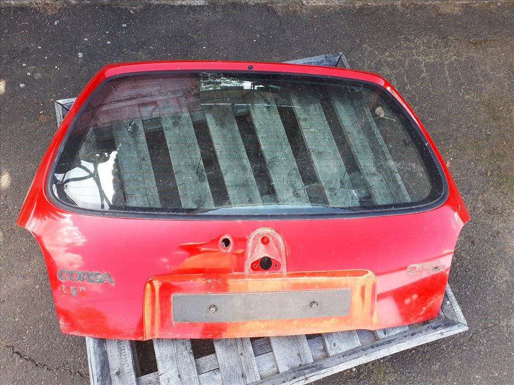 Opel Corsa B Piros 3 ajtós csomagtérajtó üveggel  ( színkód nincs ) 2. kép