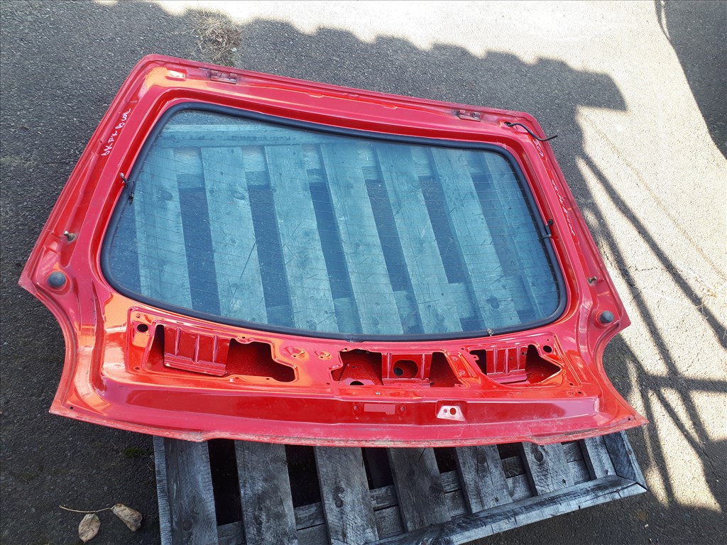 Opel Corsa B Piros 3 ajtós csomagtérajtó üveggel  ( színkód nincs ) 3. kép