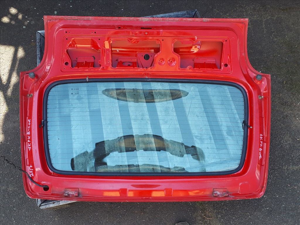 Opel Corsa B Piros 3 ajtós csomagtérajtó üveggel  ( színkód nincs ) 4. kép