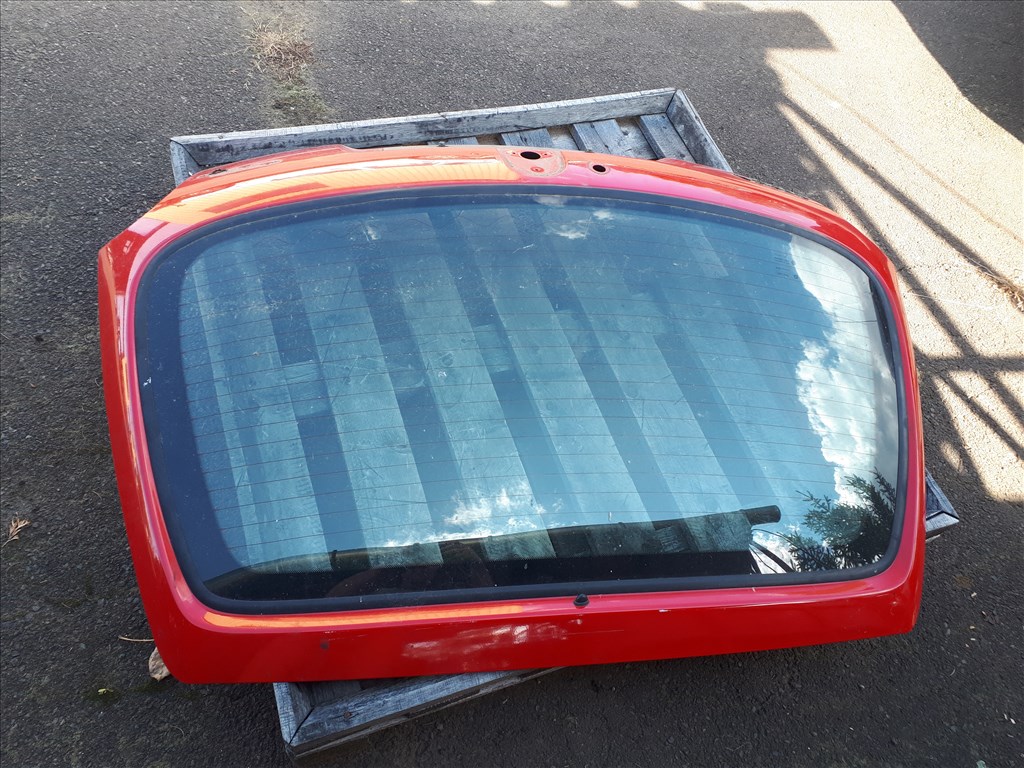 Opel Corsa B Piros 3 ajtós csomagtérajtó üveggel  ( színkód nincs ) 5. kép