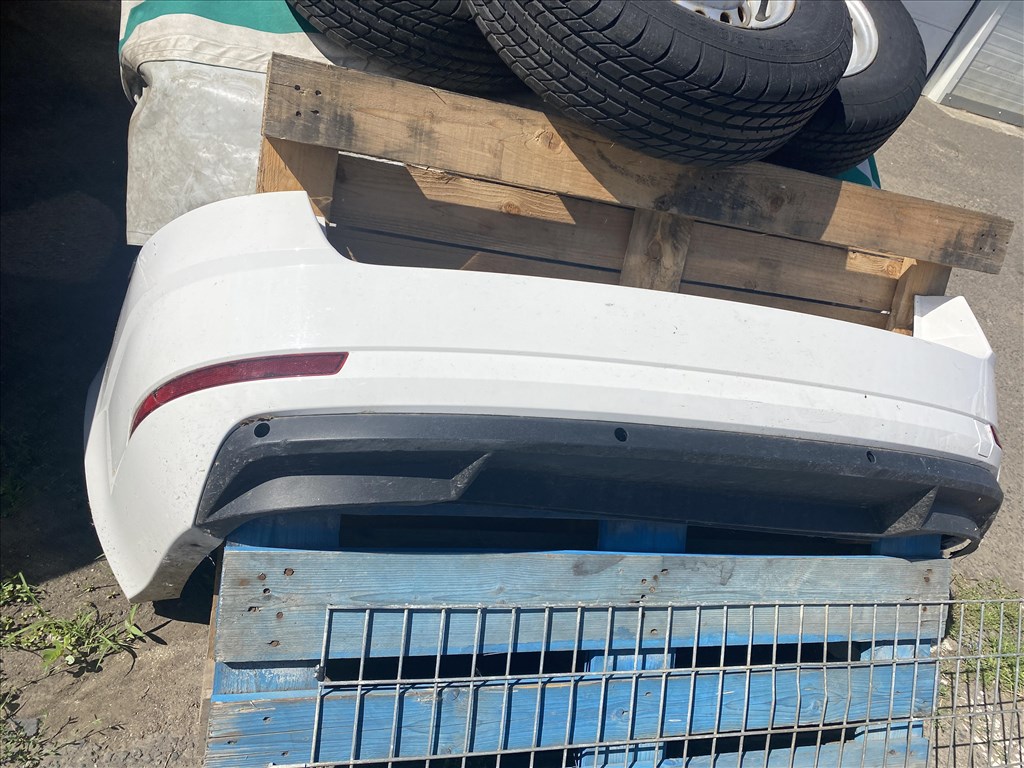 Skoda Octavia III bontott alkatrészei 1. kép