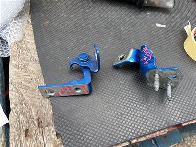 FORD FOCUS IV  Jobb hátsó Zsanér