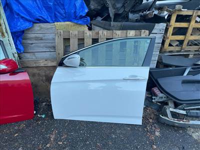 HYUNDAI i40 CW VF Bal első Ajtó (Részeivel)