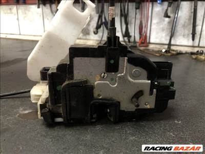 Kia Cee'd (ED) Bal hátsó ajtózár