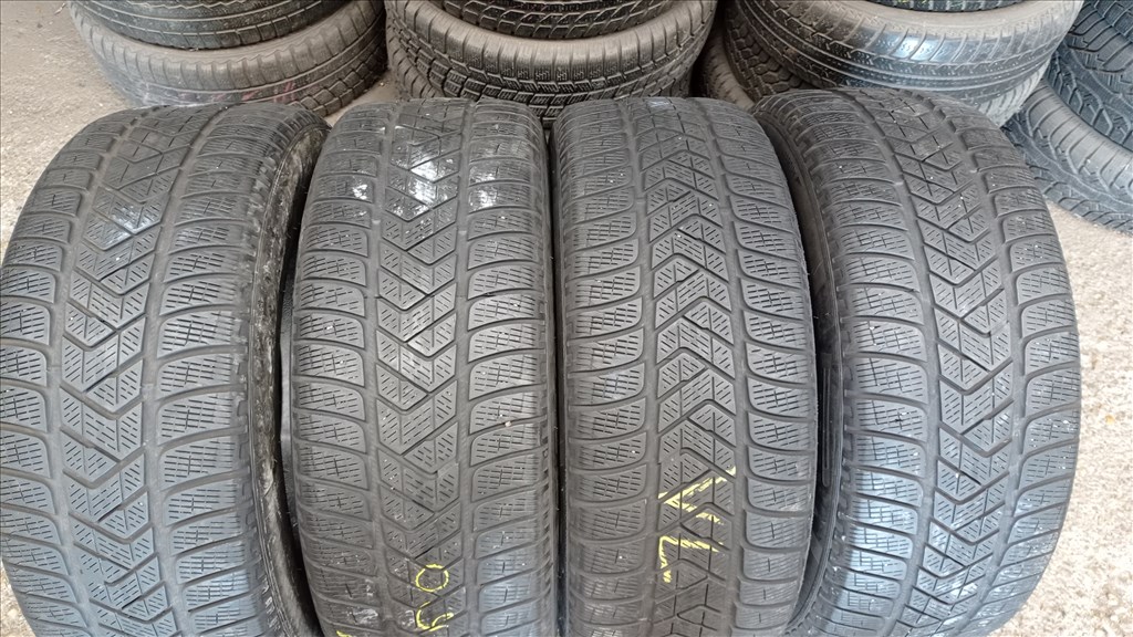  235/5518" használt Pirelli téli gumi gumi 1. kép