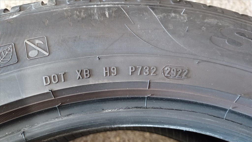  235/5518" használt Pirelli téli gumi gumi 5. kép