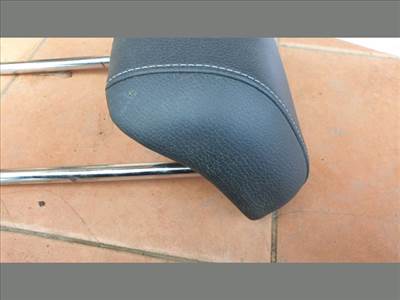 Opel Astra J Jobb hátsó fejtámla BŐR