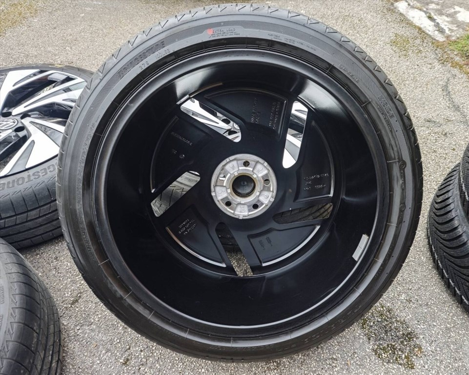 5x112 21 Volkswagen gyári - 235/45 255/40 r21 " Bridgestone nyári ID 10. kép