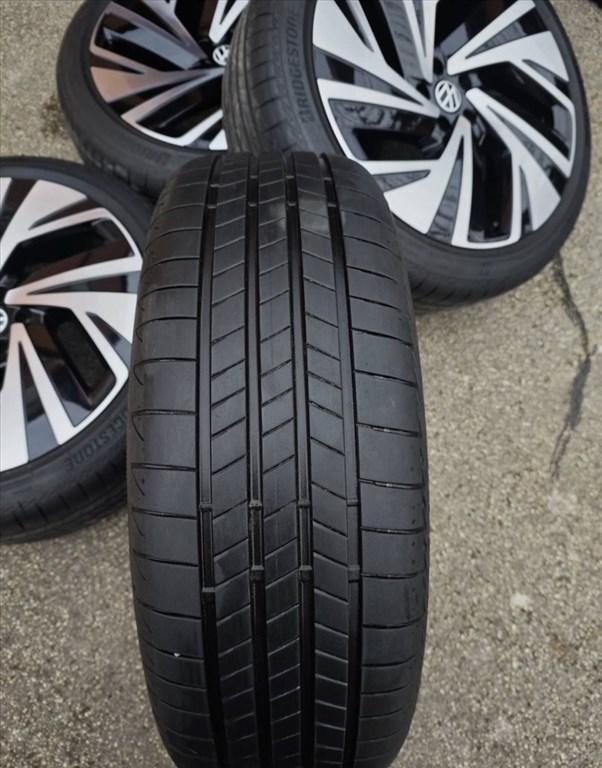 5x112 21 Volkswagen gyári - 235/45 255/40 r21 " Bridgestone nyári ID 5. kép