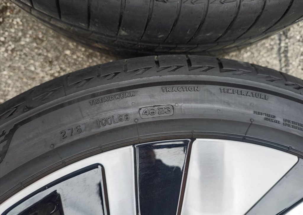 5x112 21 Volkswagen gyári - 235/45 255/40 r21 " Bridgestone nyári ID 6. kép