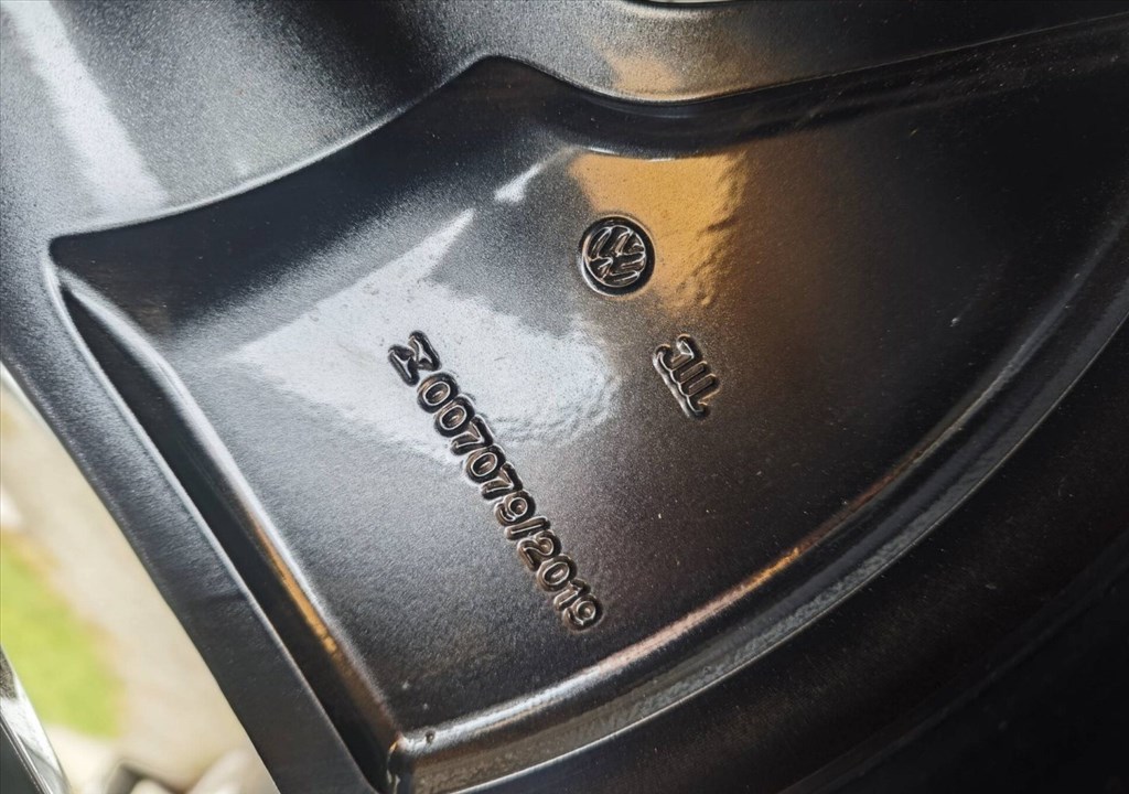 5x112 21 Volkswagen gyári - 235/45 255/40 r21 " Bridgestone nyári ID 9. kép