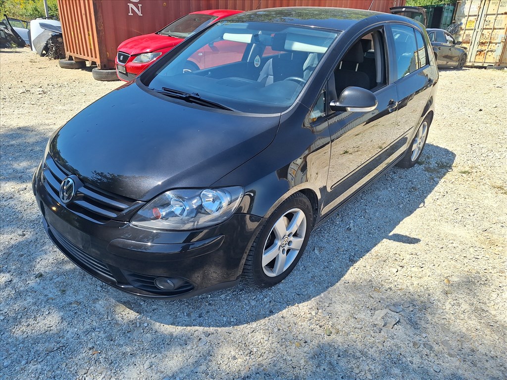 Volkswagen Golf Plus 2.0 TDI BKD LC9Z bontott alkatrészei 1. kép