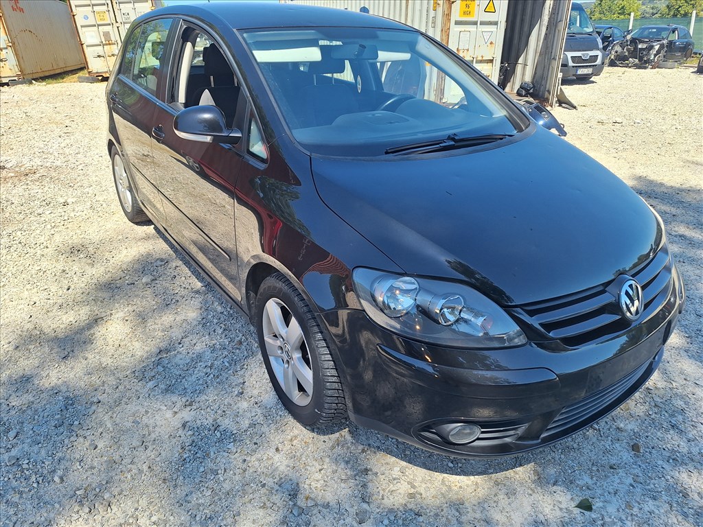 Volkswagen Golf Plus 2.0 TDI BKD LC9Z bontott alkatrészei 2. kép