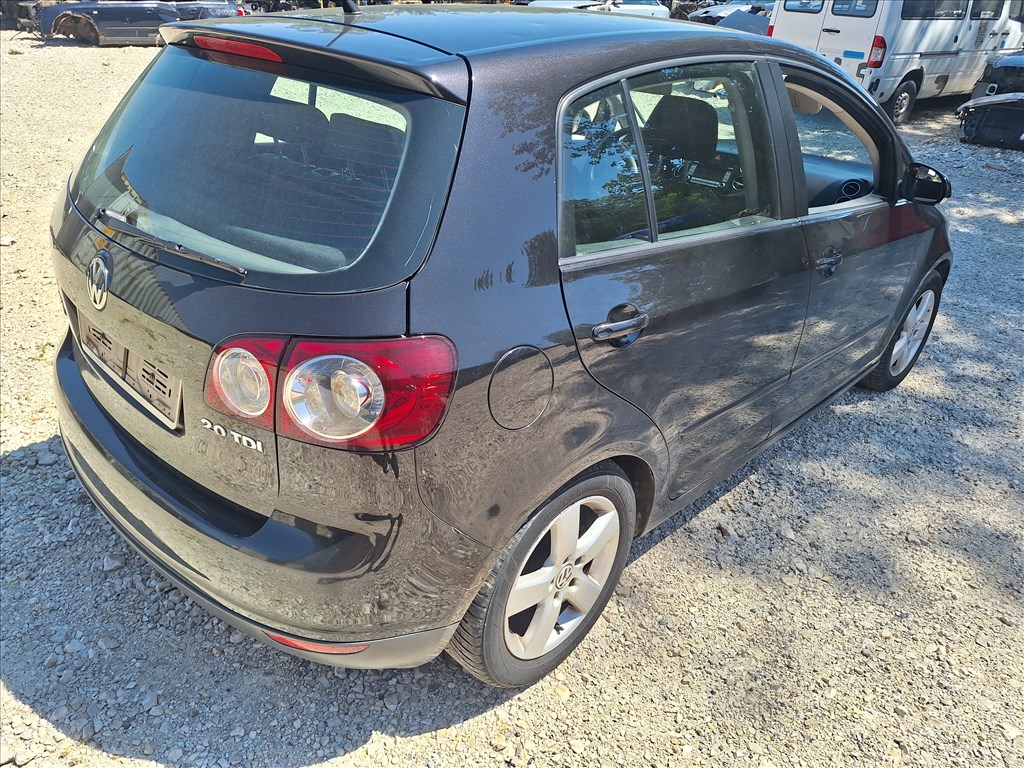 Volkswagen Golf Plus 2.0 TDI BKD LC9Z bontott alkatrészei 3. kép