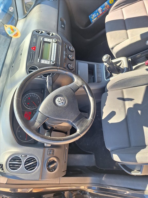 Volkswagen Golf Plus 2.0 TDI BKD LC9Z bontott alkatrészei 6. kép