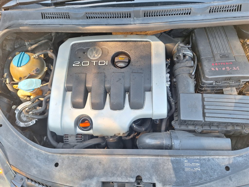 Volkswagen Golf Plus 2.0 TDI BKD LC9Z bontott alkatrészei 7. kép