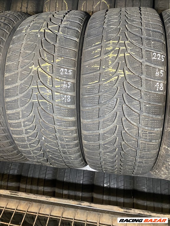  225/45 R18 Bridgestone Blizzak LM32 95H l 6mm l 2db l DOT2817 1. kép