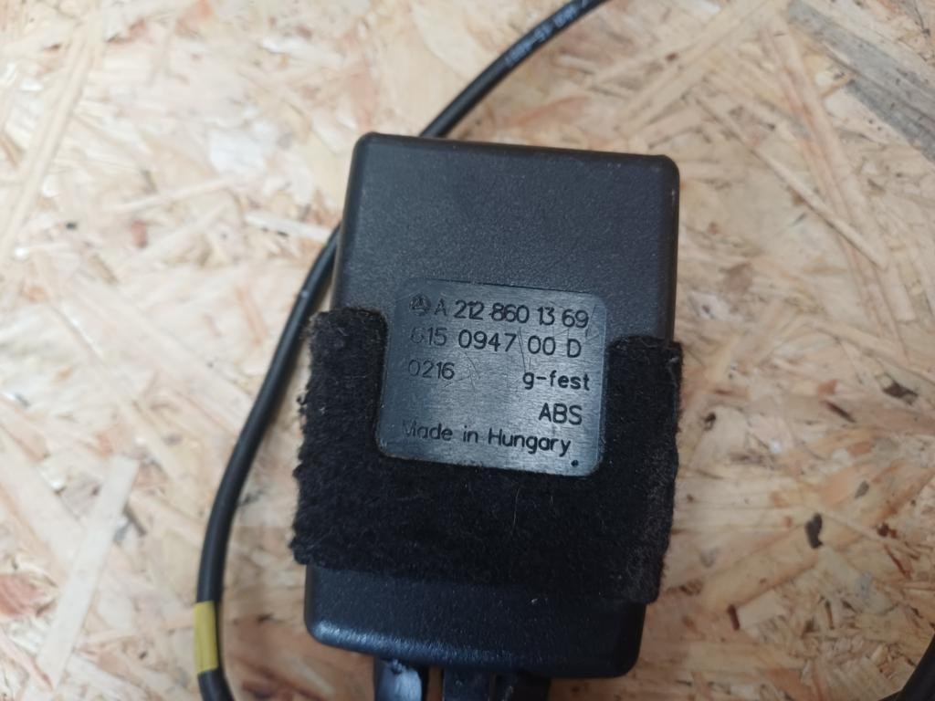 Mercedes E Class W212 (2009-2016) Jobb Első Ülés Biztonsági Öv Csat  4. kép