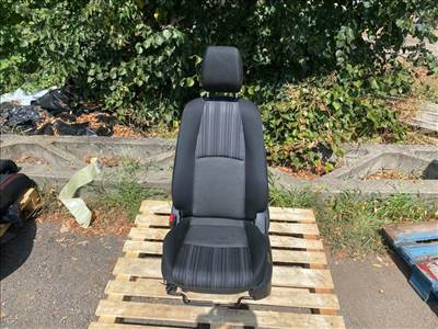 MAZDA 2 DL Bal első Ülés