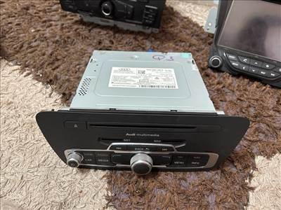 AUDI Q3 8U Rádió / CD 015722