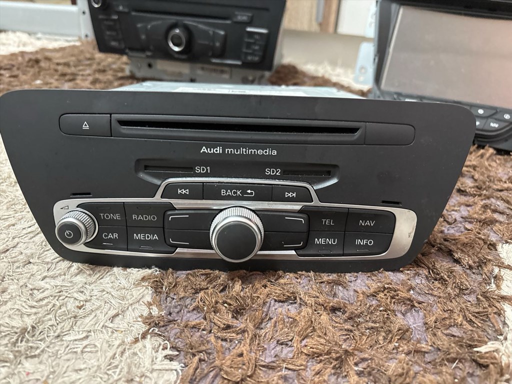 AUDI Q3 8U Rádió / CD 015722 2. kép