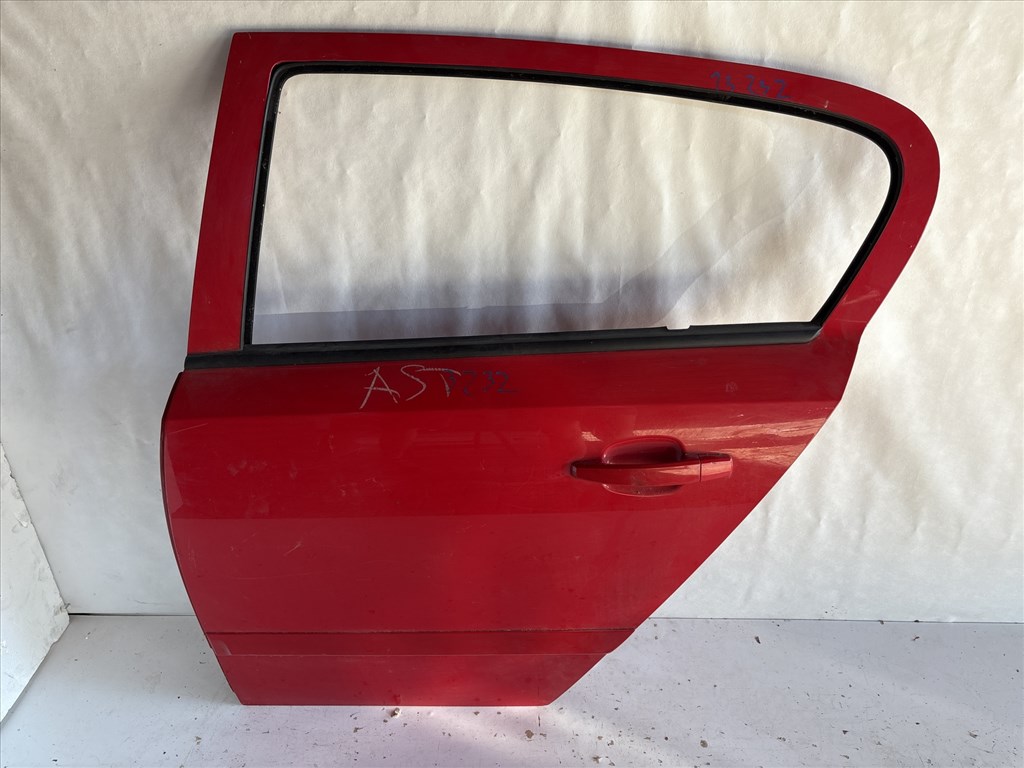 13232 Opel Astra H Bal hátsó Ajtó Piros 5 ajtós 1. kép