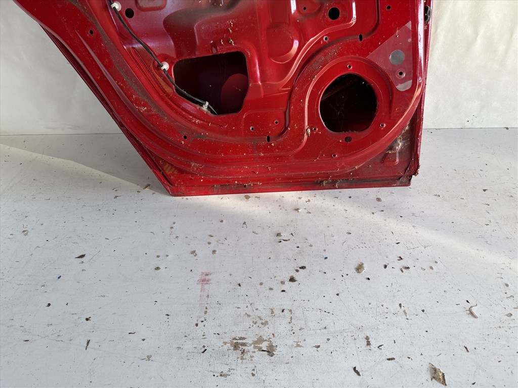 13232 Opel Astra H Bal hátsó Ajtó Piros 5 ajtós 5. kép