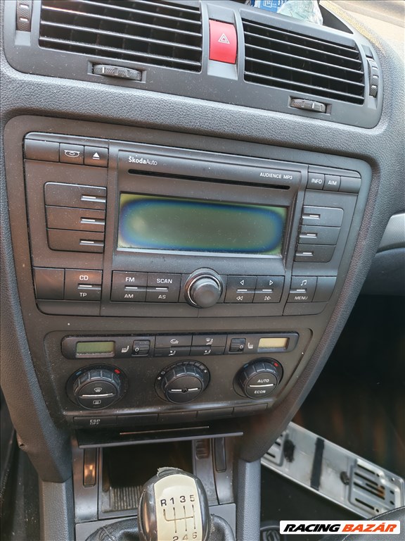 Skoda Octavia II 2.0 TDI 6 sebességes kézi váltó, JLU kóddal eladó jlu6seb skoda9901 9. kép