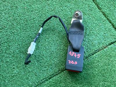 NISSAN PULSAR C13 Hátsó középső Biztonsági Öv Csat