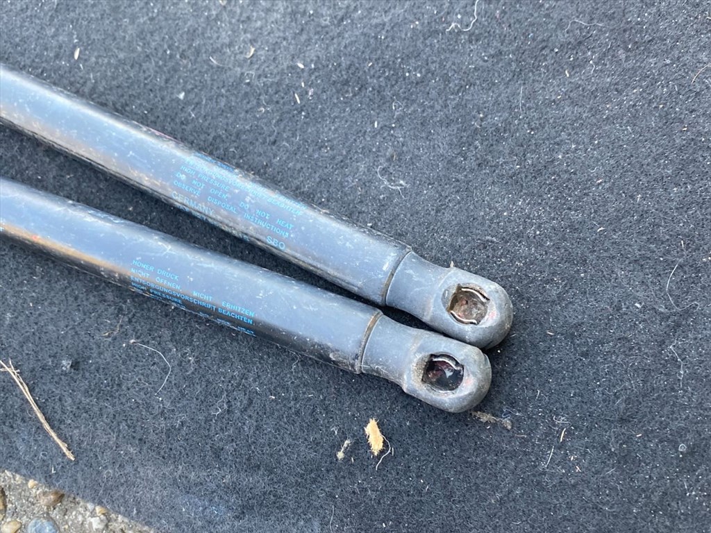 VW PASSAT Variant 365 Gázrugós Kitámasztó Teleszkóp Pár Csomagtérajtó 2. kép