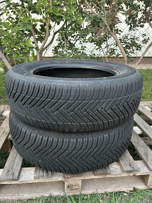  215/6517" használt Hankook Kinergy 4S  2X négyévszakos gumi  1. kép