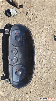 Hyundai H-1 kilóméteróra 