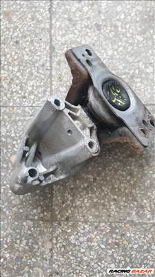 Renault Clio III motortartó bak