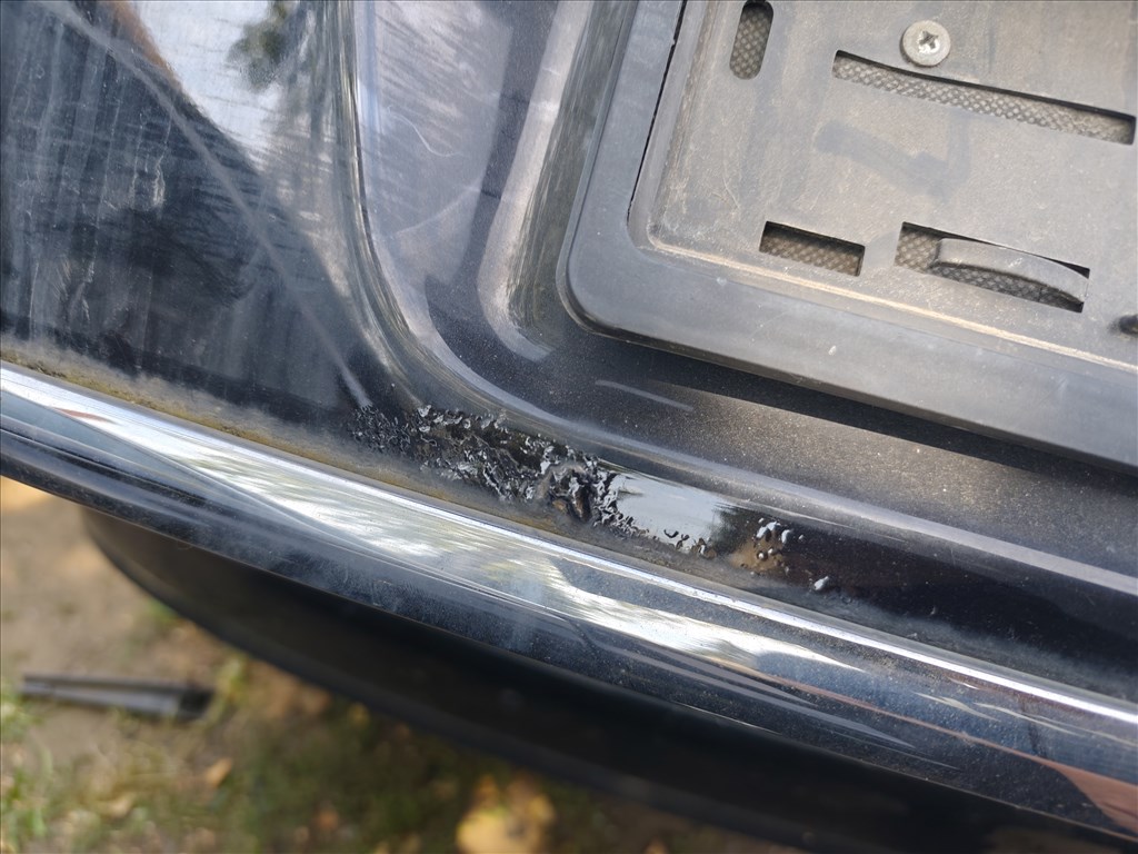 VW Passat B6 lc9x csomagtér ajtó kis hibaval  2. kép