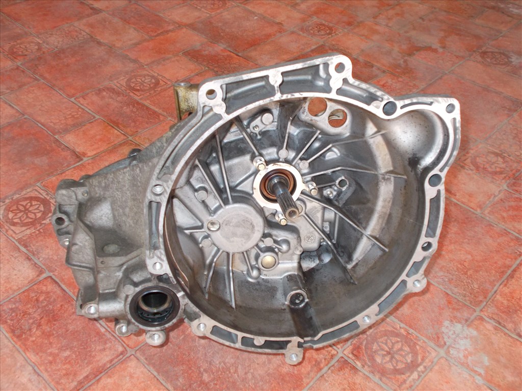 Ford Focus sebességváltó AV6R7002BG 2. kép