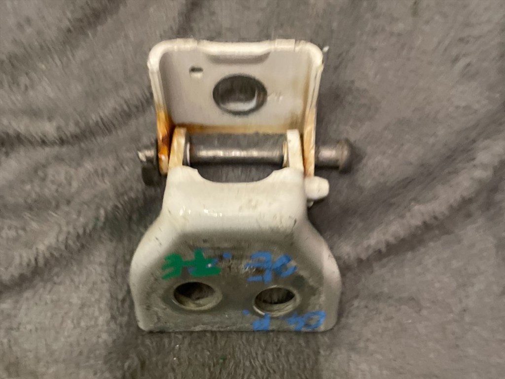 CITROËN C4 Picasso I UD_ Jobb első Felső Zsanér 3. kép