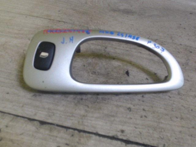 PEUGEOT 307 01-05 Jobb hátsó ablakemelő kapcsoló 1. kép