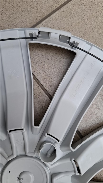 Volkswagen gyári R17 dísztárcsa VW 17 4. kép